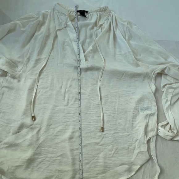 H&M  Women Ivory Beige Long Sleeve Blouse V Neck Tunic Size US 12 - Picture 7 of 9
